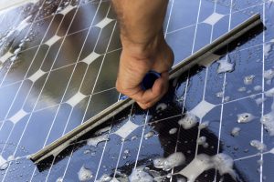 Comment bien entretenir les panneaux solaires photovoltaïques ?
